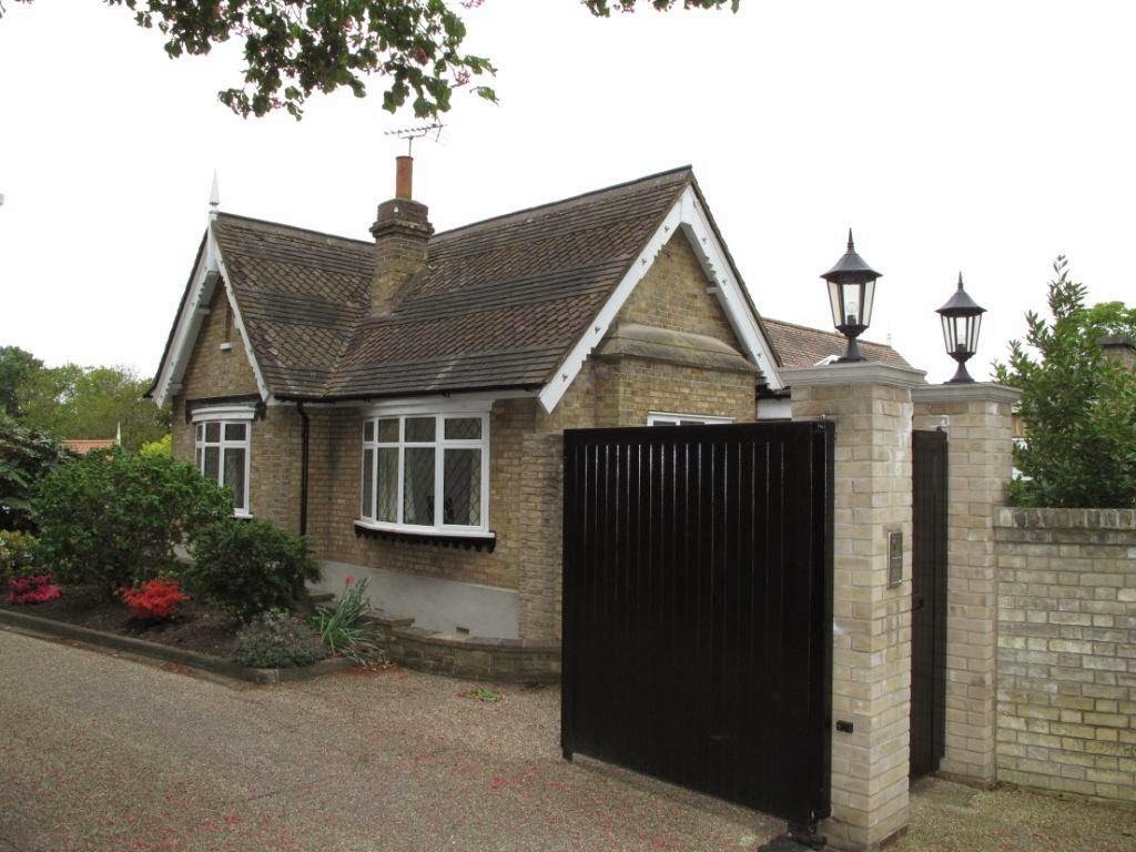 Woodcote Lodges · Photos 1